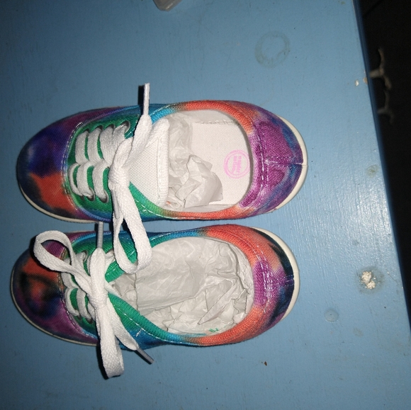 Shoes - Picture 3 of 4